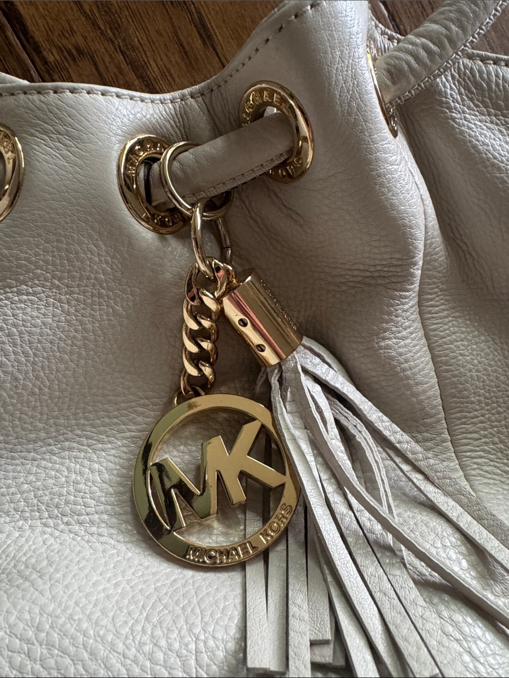Michael Kors Cream Pebbled Leather Drawstring Hobo with Gold Hardware - Picture 2 of 5